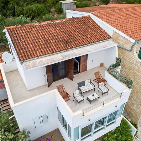 Villa Jabuka