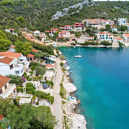 Villa Jabuka *