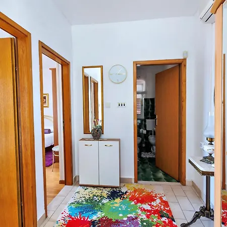 Villa Jabuka