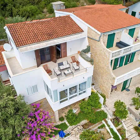 Jabuka * Vinišće