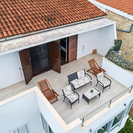 Jabuka * Vinišće