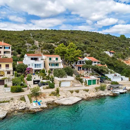 Jabuka Villa Vinišće