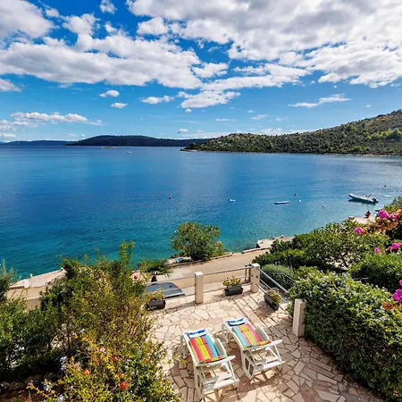 Villa Jabuka