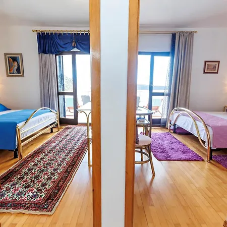Jabuka Villa Vinišće