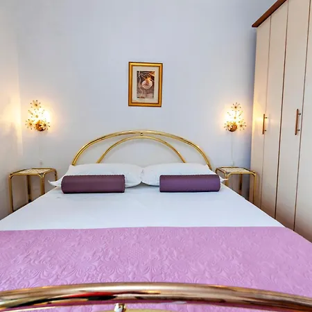 Jabuka Villa Vinišće